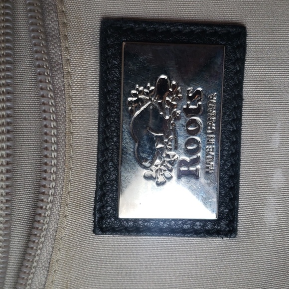 Vintage Roots pebbled leather backpack 🖤 - Picture 10 of 11